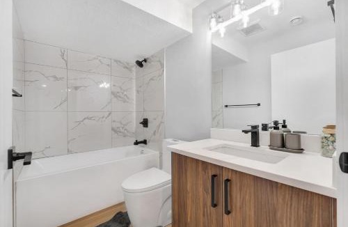 Haysboro House | 2 bedroom Cozy Secondary suite