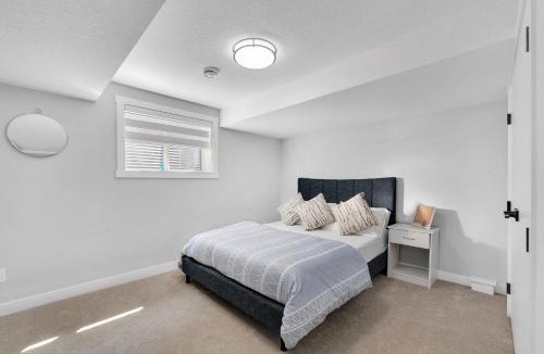 Haysboro House | 2 bedroom Cozy Secondary suite