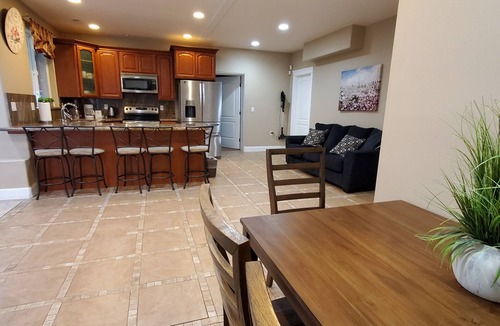 Powellhurst-Gilbert Apartment | 2 Bedroom Daylight Basement fully stocked