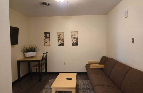 Downtown Pittsburgh Apartment | 2 Bedroom Downtown Apt | Walkable | Safe | Clean