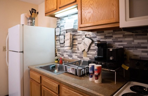 Downtown Pittsburgh Apartment | 2 Bedroom Downtown Apt Clean and Safe