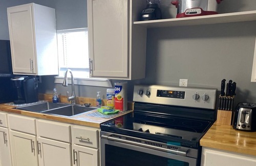 Kokomo Apartment | 2 Bedroom duplex with King Size Beds