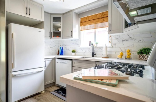 Topham Park House | 2 Bedroom East-York Bungalow