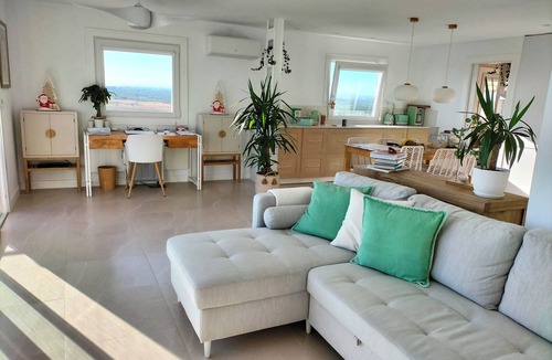 Playa Pobla de Farnals Apartment | 2-bedroom apartment sea-views in charming La Pobla de Farnalls with WiFi
