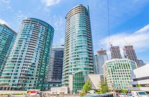 Toronto Entertainment District Condo | 2 Bedroom Executive Condo + Gym Pool Free Parking
