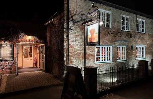 Winterbourne Earls Cottage | 2 Bedroom Executive Suite