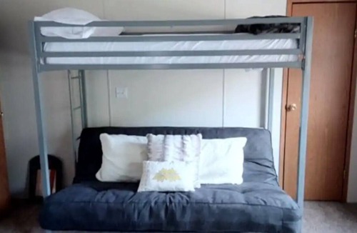 Mayhill Cabin | 2 Bedroom Family Mountain cabin that Sleeps 9 with Stunning Views