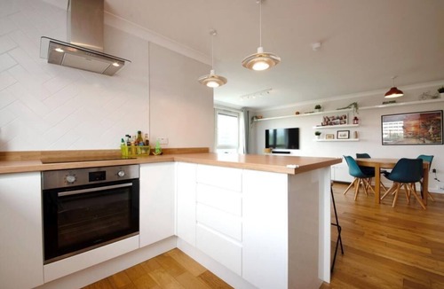 Basingstoke Apartment | 2-bedroom flat - Central location - Executive living