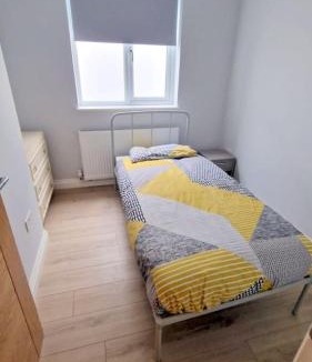 Sutton Central Apartment | 2-bedroom flat in Central Sutton