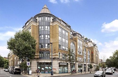 Maida Vale Apartment | 2 Bedroom Flat with 24 7 security and concierge