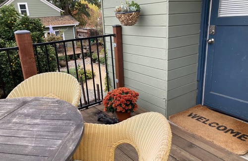 Cloverdale Apartment | 2 Bedroom Flat With Short Walk to Downtown