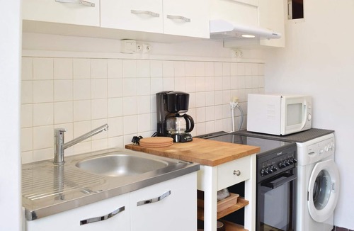 Arromanches-les-Bains House | 2 bedroom accommodation in Arromanches-les-Bains