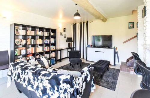 Le Mesnil-Esnard House | 2 bedroom accommodation in Le Mesnil-Esnard