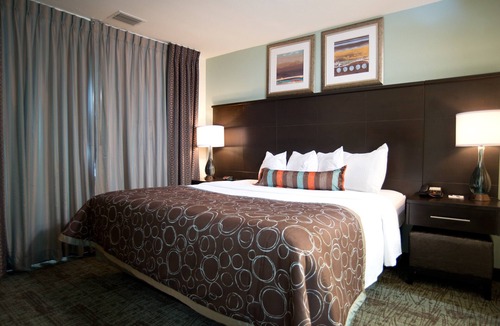 Barker Condo | 2 Bedroom | Free Breakfast + Outdoor Pool