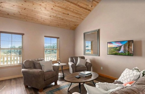 Gruene House | 2 Bedroom Fully Furnished Condo