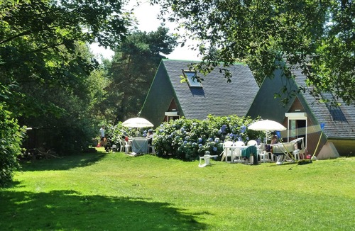 Merdrignac Ski Chalet | 2-bedroom gîte sleeps 7