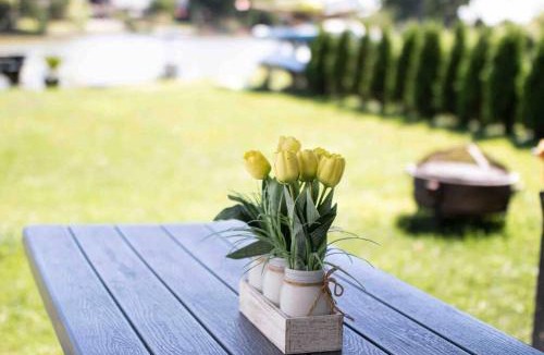 Belle River House | 2 bedroom Getaway on the River/close to marina