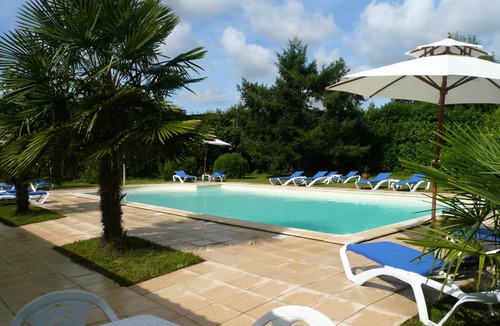 Villeneuve-sur-Lot House | 2-bedroom gite with swimming pool