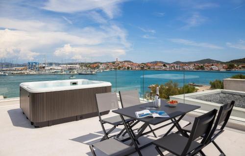 Susica Apartment | 2 Bedroom Gorgeous Apartment In Betina