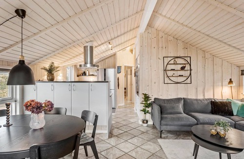 Dannemare House | 2 bedroom gorgeous home in Dannemare