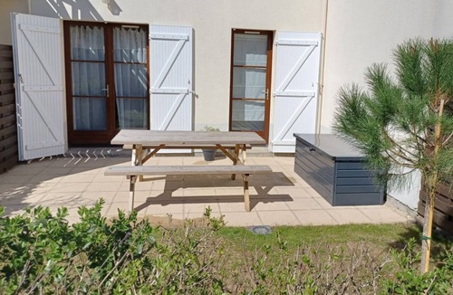 Fort-Mahon-Plage Apartment | 2-bedroom ground floor apartment between sea and golf course