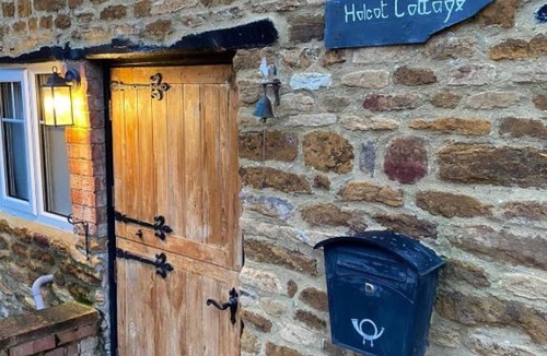 Holcot Villa | 2 Bedroom Holcot Cottage