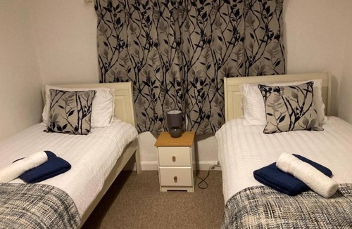 Holcot Villa | 2 Bedroom Holcot Cottage