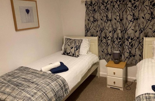 Holcot Villa | 2 Bedroom Holcot Cottage