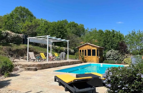 Laguepie Cottage | 2 Bedroom Holiday Cottage with Pool
