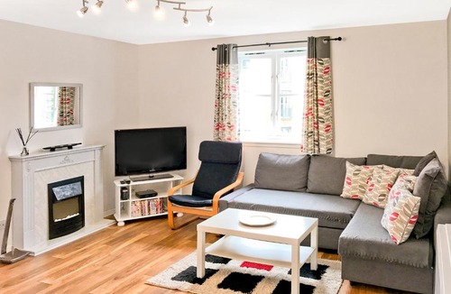 Gifford Apartment | 2 bedroom Holyrood flat
