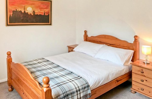 Gifford Apartment | 2 bedroom Holyrood flat
