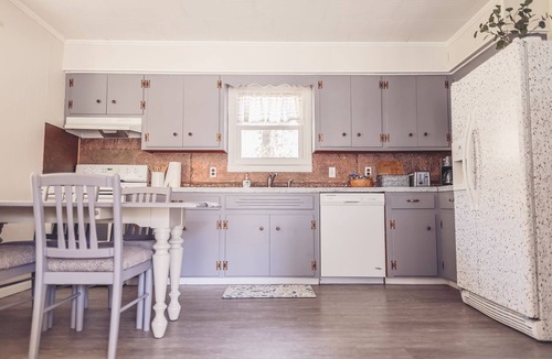 Eminence House | 2 Bedroom Home less than 2 miles to Jacks Fork River