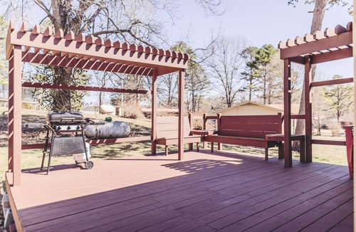 Eminence House | 2 Bedroom Home less than 2 miles to Jacks Fork River