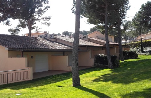 Pals House | 2 bedroom house (2 -5 people)