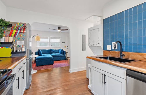Nashville House | 2 Bedroom House Close to Downtown, Hospitals, and Universities