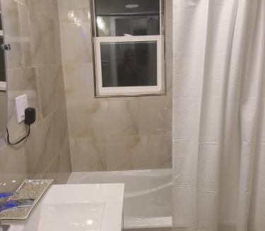 Topham Park Apartment | 2 Bedroom house in East-York