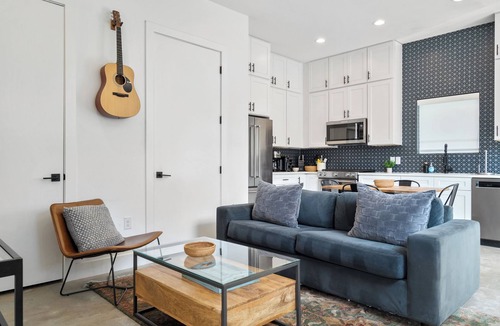 Rosewood House | 2-bedroom house in pleasant Austin with fitness room, AC, WiFi close to DT