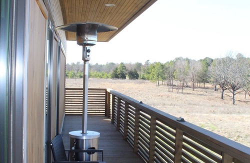 Arthur City House | 2-bedroom house in charming Arthur City with WiFi, AC