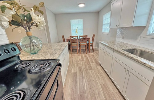 The Colony House | 2-bedroom house in welcoming The Colony with AC comfort