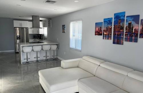 Seybold House | 2-bedroom house Just renovated in Miami