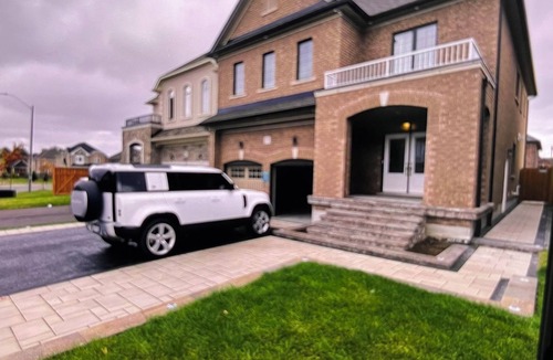 Bowmanville House | 2 bedroom House Main Floor - Bowmanville