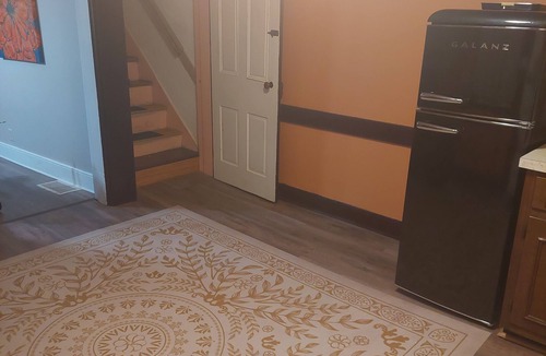 New Cumberland House | 2-bedroom house - bring the pets!