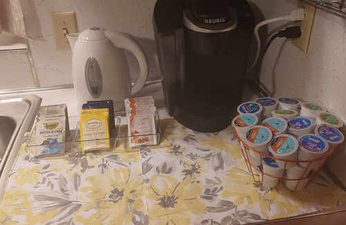 New Cumberland House | 2-bedroom house - bring the pets!