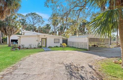 Spring Hill House | 2-bedroom house with acreage in tranquil Aripeka-Spring Hill area with AC