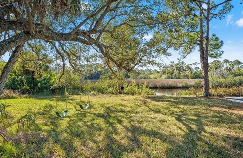 Spring Hill House | 2-bedroom house with acreage in tranquil Aripeka-Spring Hill area with AC