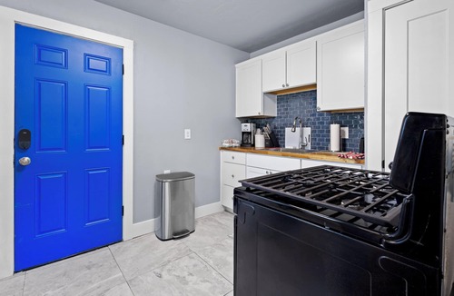 Amarillo House | 2 Bedroom House With Full Size Beds