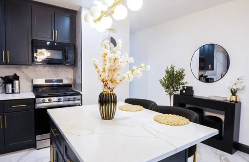 Canarsie House | 2-Bedroom House with parking and laundry on-site