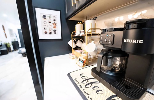 Canarsie House | 2-Bedroom House with parking and laundry on-site