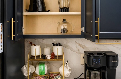 Canarsie House | 2-Bedroom House with parking and laundry on-site