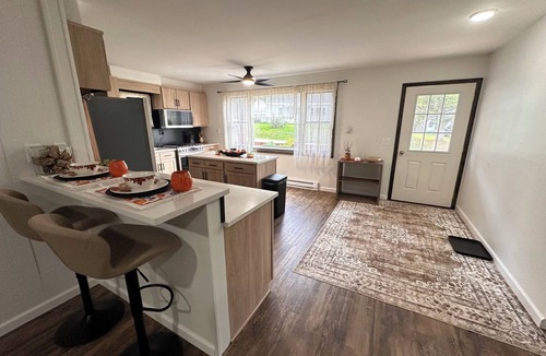 Middleburgh House | 2-bedroom in Peaceful Middleburgh Vroman’s Nose View